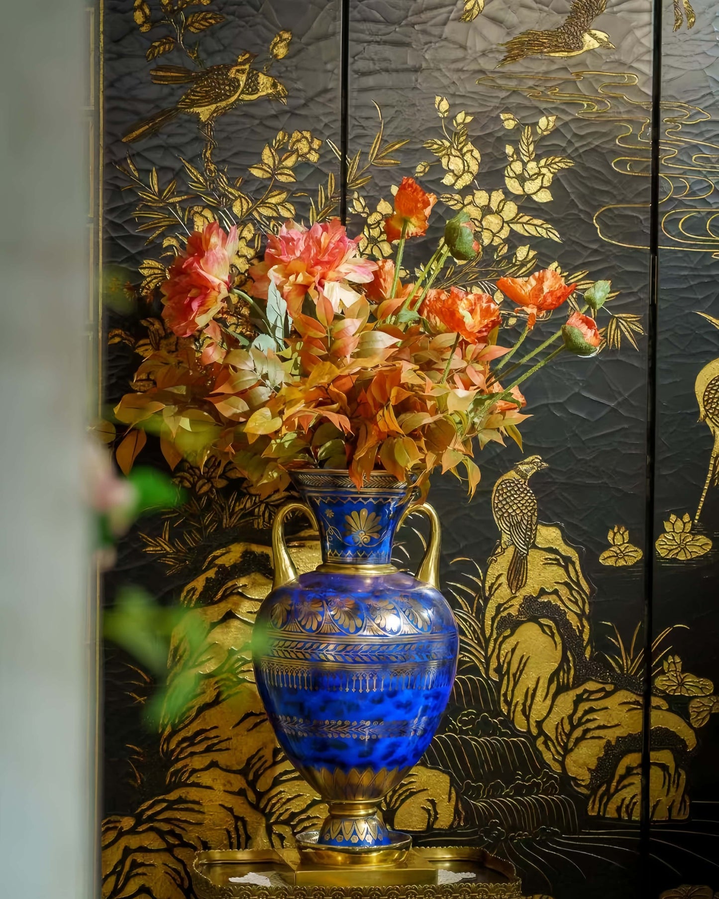 HomeDor-Vintage Blue Porcelain Gilt Patterned Amphora Vase-L31cm X W31cm X H61cm-