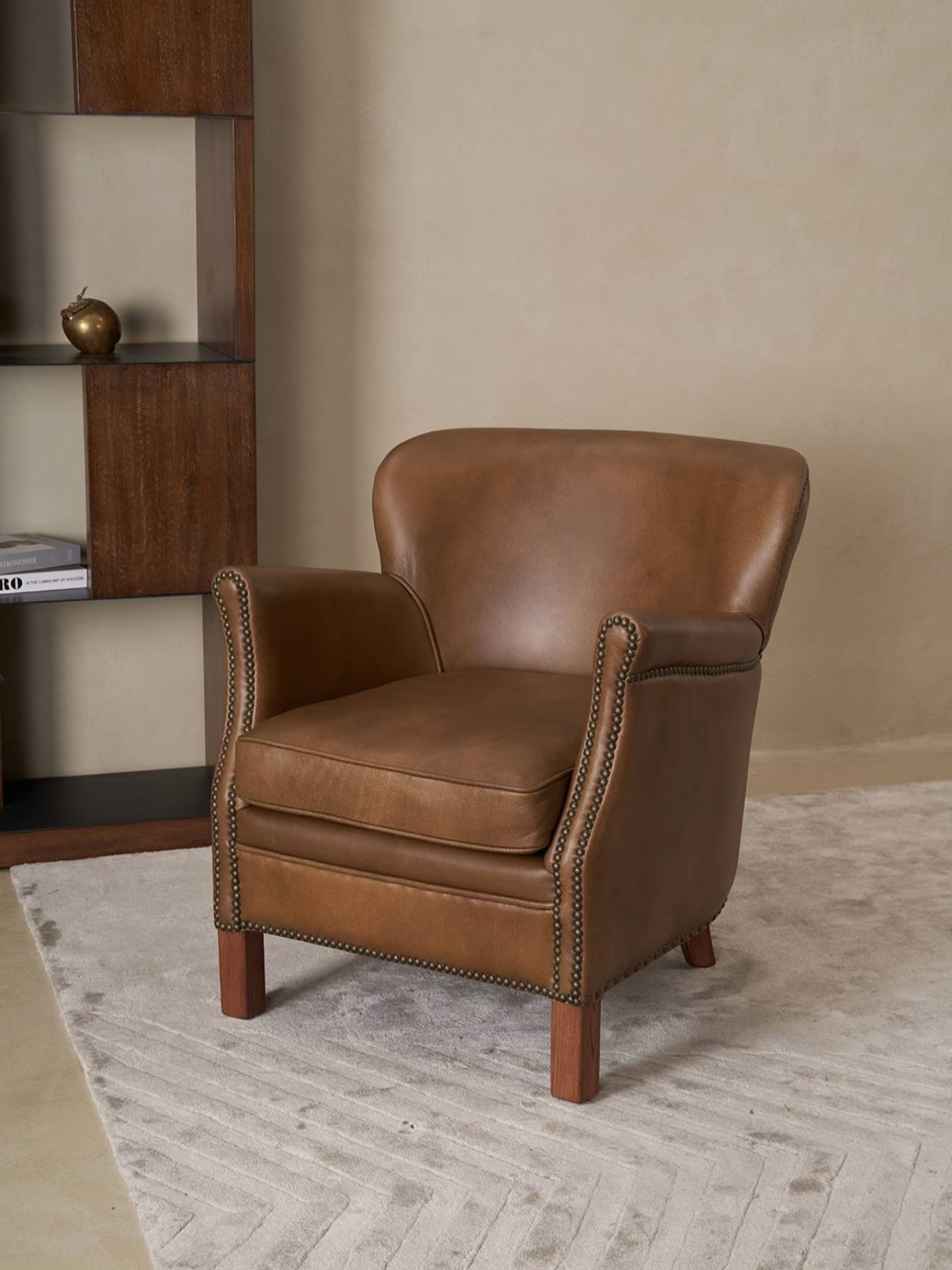 Vintage Baroque Inspired Leather Comfortable Leisure Lounge Chair