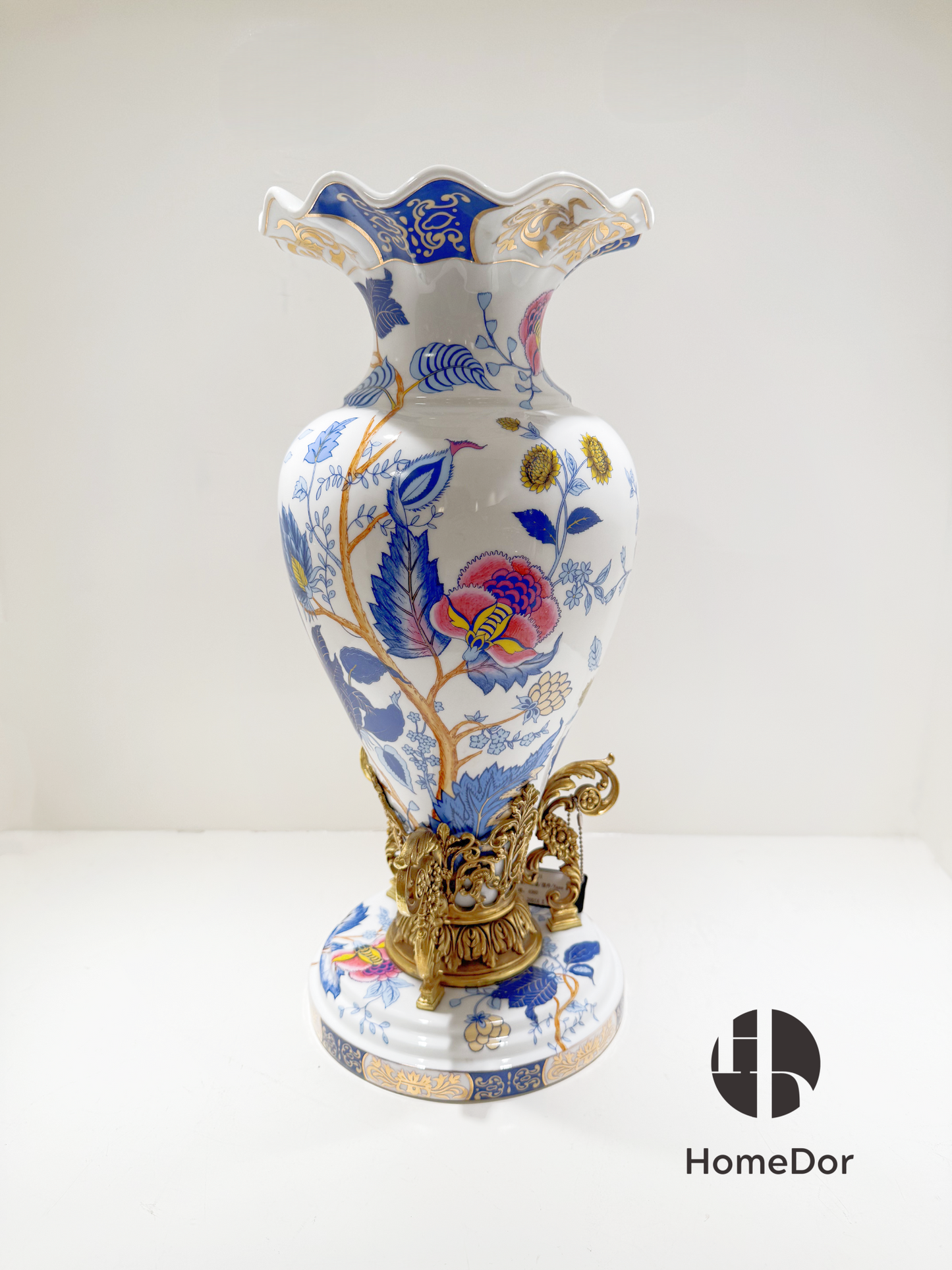 HomeDor-Artistic Porcelain & Lustrous Brass Elegance Table Decor Sets-The Whole Set-