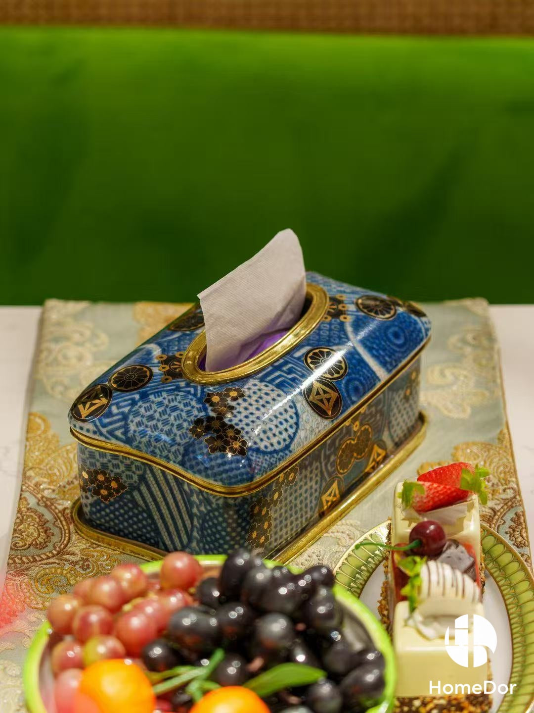Blue and White Porcelain with Gold Accents Table Decor Set8