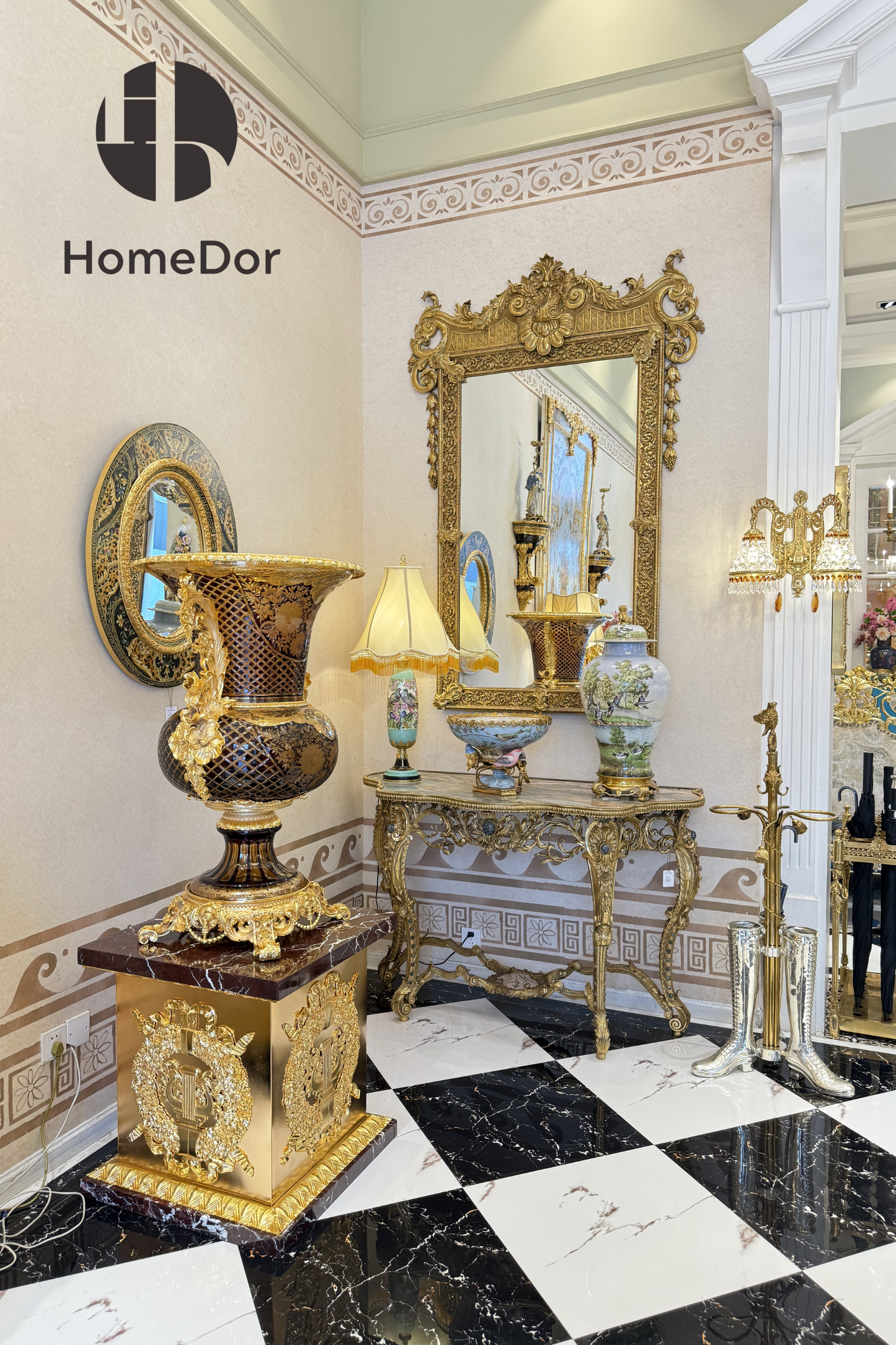 HomeDor × FH&Home | Baroque-Style Ornamental Stained Glass Vase with Brass Details