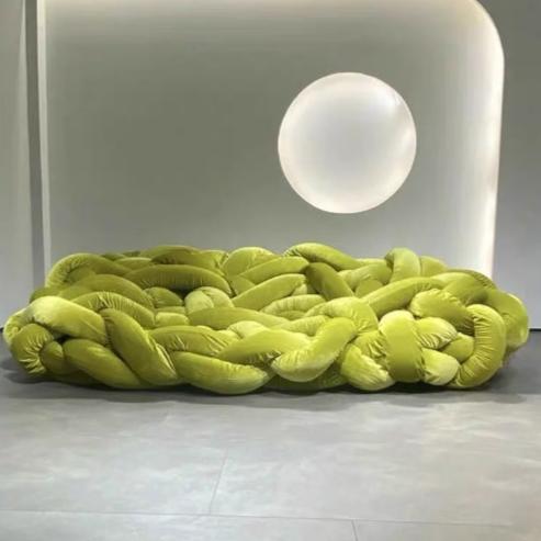 Sofa aus Python-Samtröhren