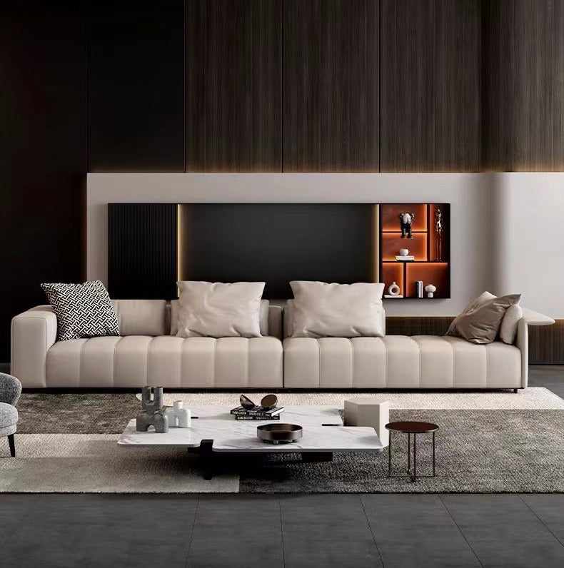 Ledersofa im Klavierstil