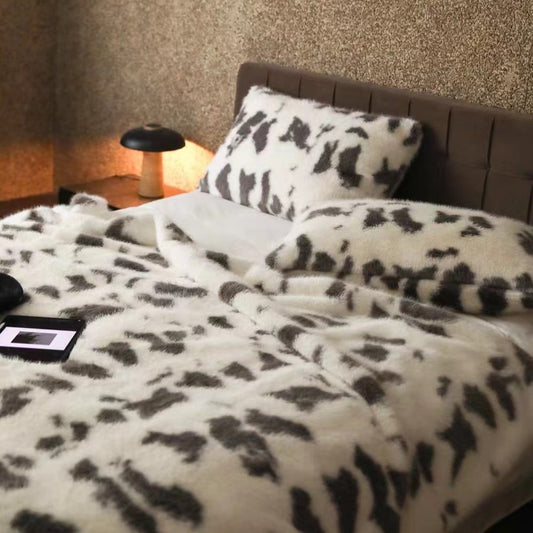 HomeDor Fluffy Leopard Print Blanket