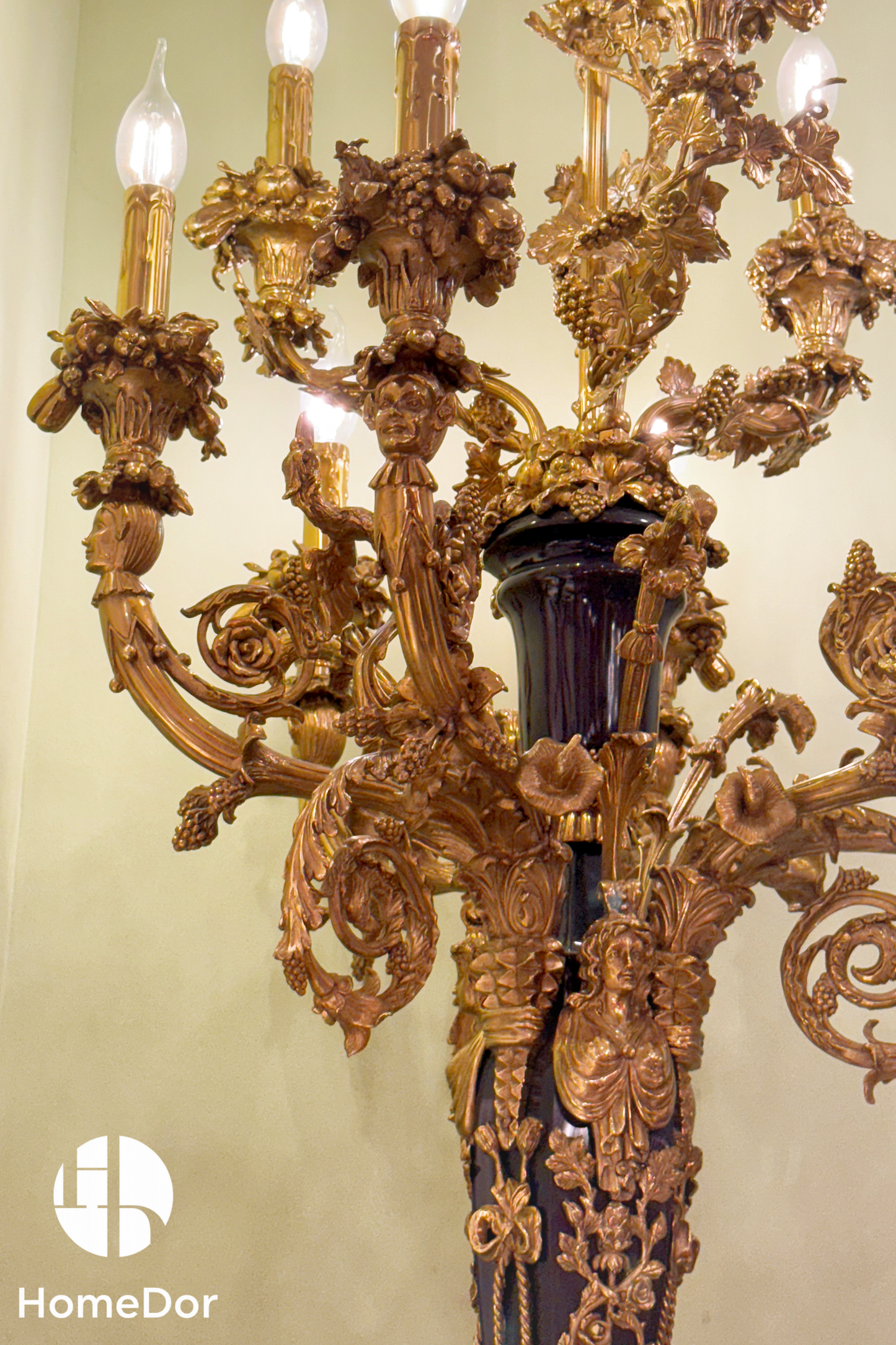 HomeDor × FH&amp;Home | Lámpara de mesa neobarroca Candelabro Aureliano