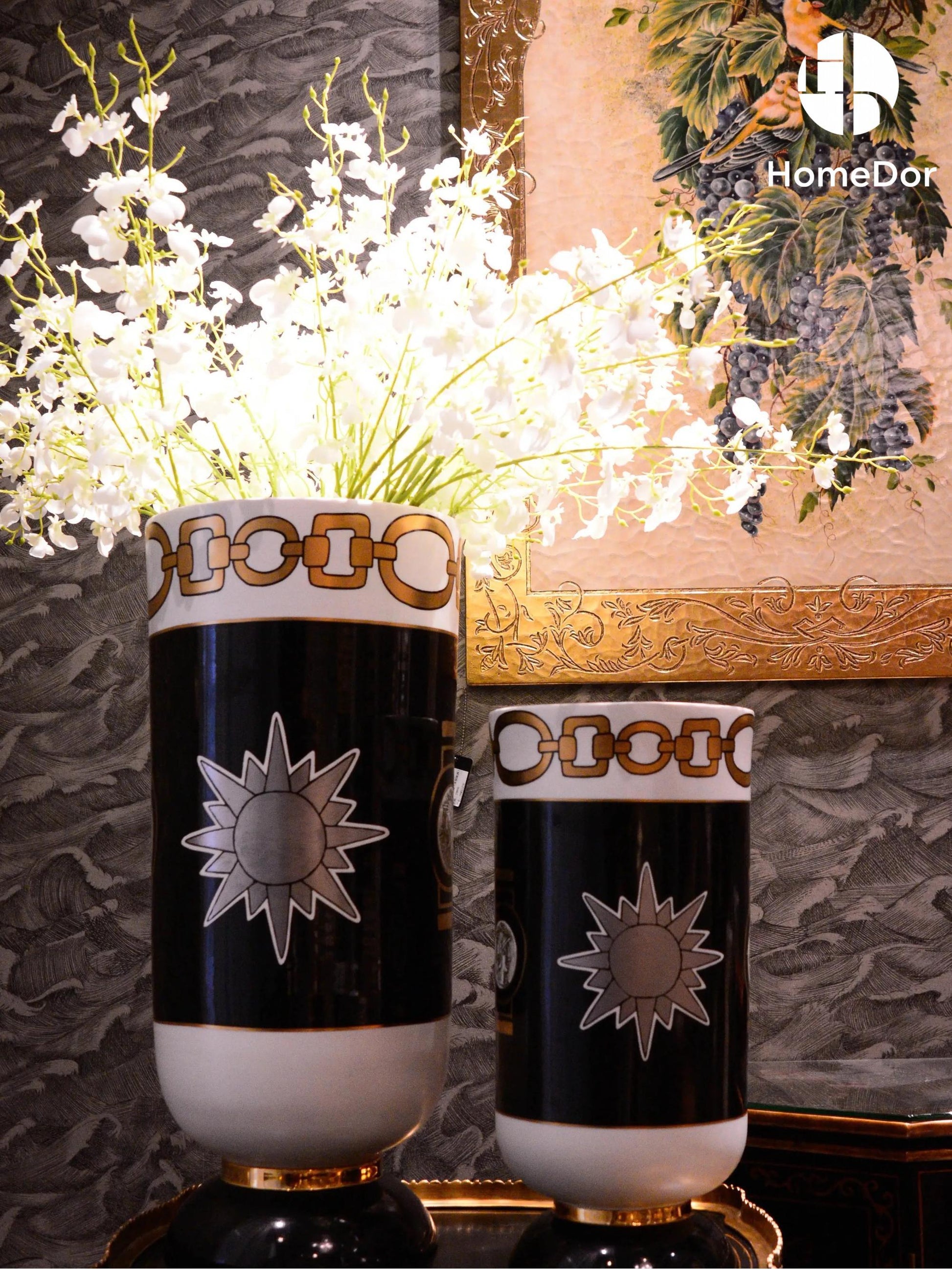 Exquisite Porcelain Vases with Ornate Golden Chain and Starburst Motifs3