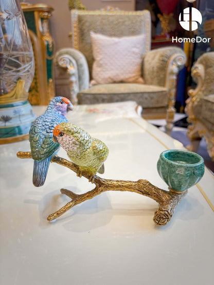 Candelabro con pájaros verdes y dorados en una rama HomeDor