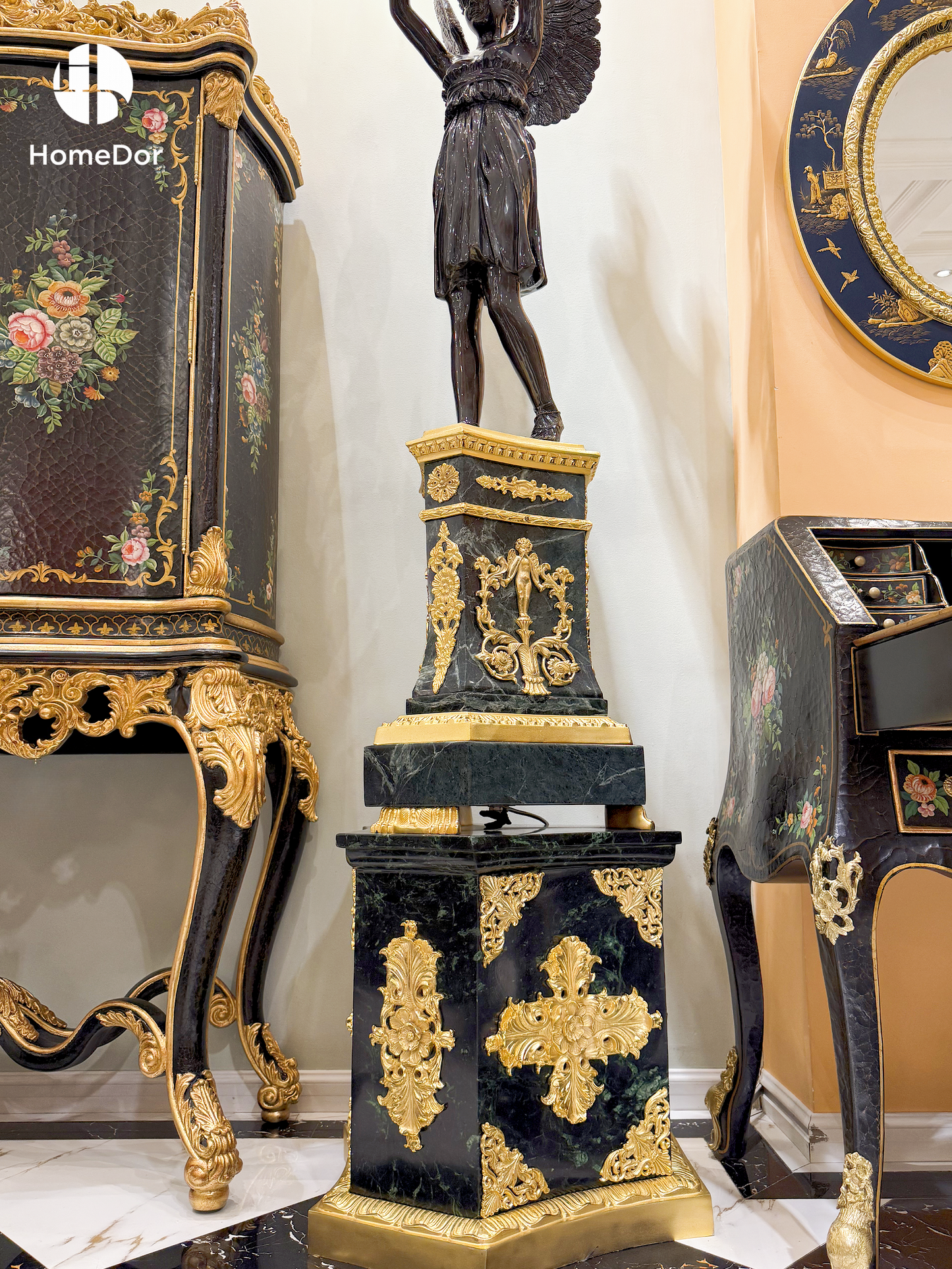 HomeDor × FH&amp;Home | مصباح أرضي من الرخام بتصميم الملاك الحارس مع كأس ذهبي