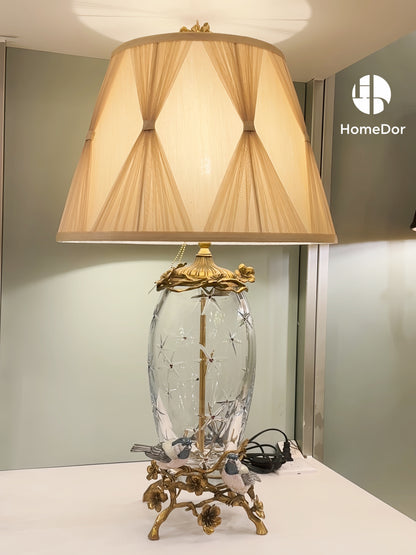 HomeDor × FH&amp;Home | Lámpara de mesa de cristal con pliegues de filigrana y diseño de pájaros