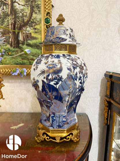 HomeDor × FH&amp;Home | Jarrón barroco de porcelana con tallas doradas 