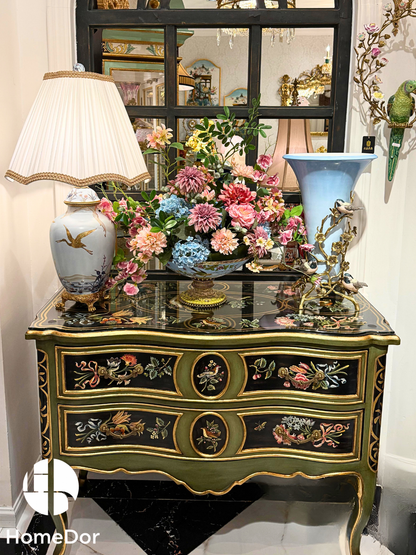 Consola Rococo Elegante consola rococó con diseño floral dorado y verde de HomeDor