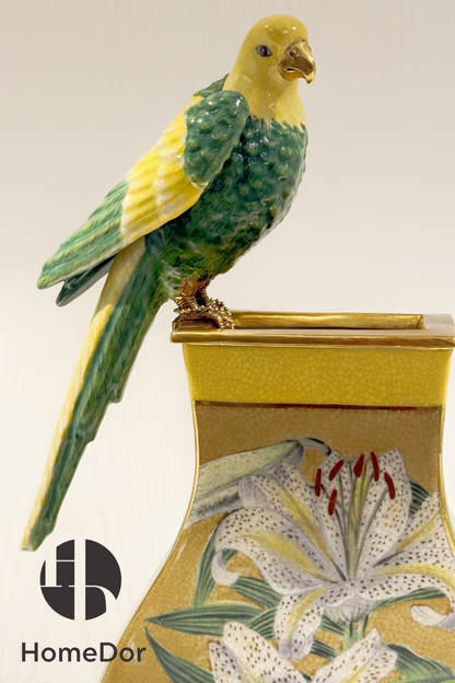 HomeDor × FH&Home | Exquisite Porcelain Vase with Magpie