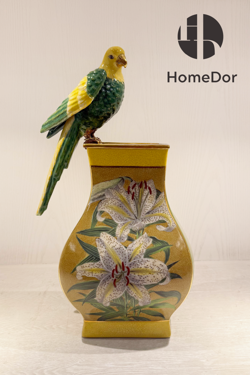 HomeDor × FH&Home | Exquisite Porcelain Vase with Magpie