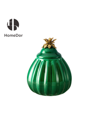 Lidded Box: L15cm × W15cm × H21cm