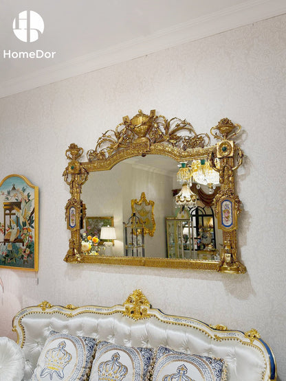 مرآة مدخل فاخرة من هوم دور بتصميم روكوكو مزينة بلمسات نحاسية