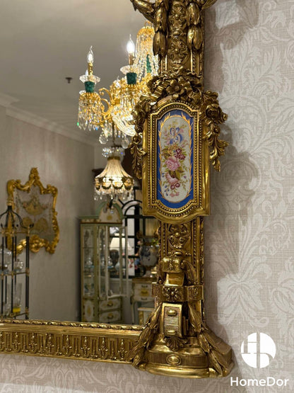 مرآة مدخل فاخرة من هوم دور بتصميم روكوكو مزينة بلمسات نحاسية