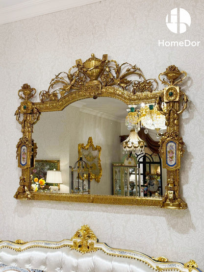مرآة مدخل فاخرة من هوم دور بتصميم روكوكو مزينة بلمسات نحاسية
