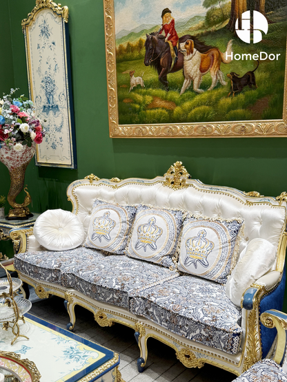 HomeDor × FH&amp;Home | أريكة من خشب الماهوجني المنحوت باللون الأزرق الملكي والذهبي مع وسائد مطرزة بتاج