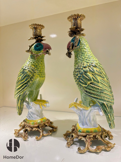 Juego de candelabros decorativos HomeDor con diseño de loro verde vibrante tropical