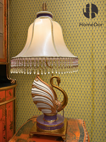 HomeDor × FH&amp;Home | مصباح طاولة بورسلين عتيق فاخر بتصميم بجعة