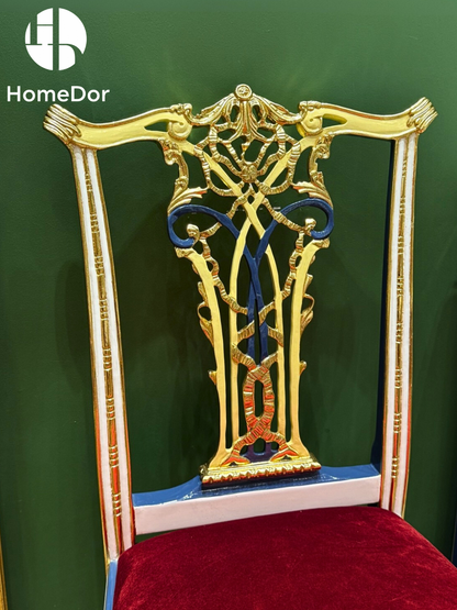 HomeDor × FH&amp;Home | Silla de comedor opulenta con tapizado de terciopelo y respaldo tallado en oro