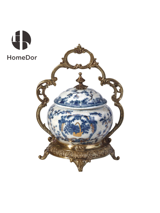 Exquisita urna de porcelana azul y blanca HomeDor con asas y tapa de latón