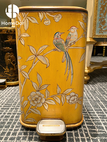 سلة مهملات من سلسلة هوم دور إمبريال يلو بنقشة زهور صينية وطيور