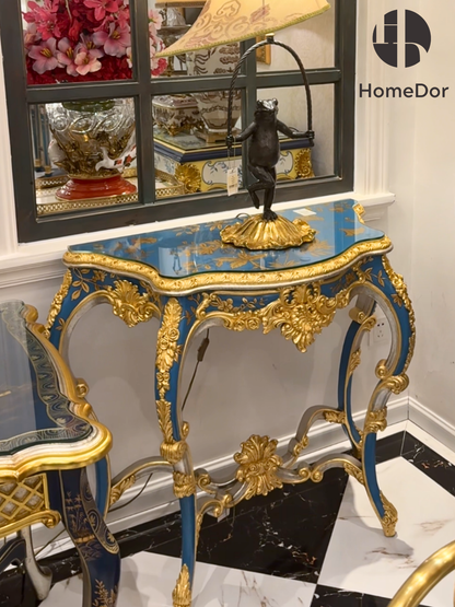 طاولة كونسول فاخرة من هوم دور باللون الأزرق المذهب والمزخرفة بالزهور على طراز الروكوكو