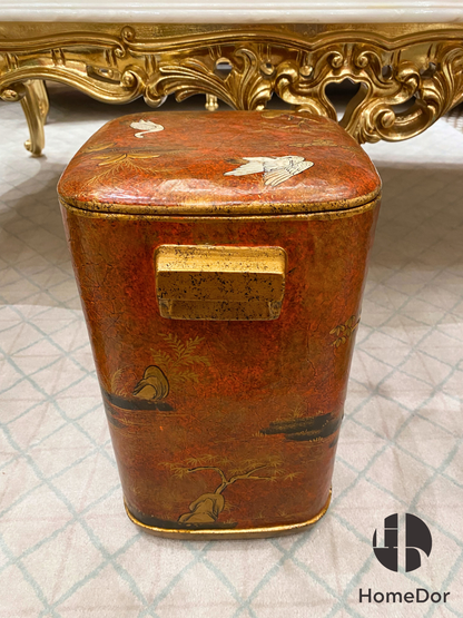 سلة مهملات مطلية بنمط صيني من سلسلة كورال ريد، بتصميم منظر طبيعي من هوم دور