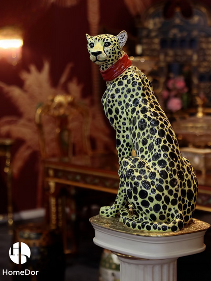 Escultura clásica de guepardo corintio de estilo europeo HomeDor con pedestal dorado