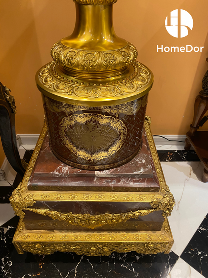 Jarrón ornamental de latón y vidrio ámbar de estilo barroco HomeDor 