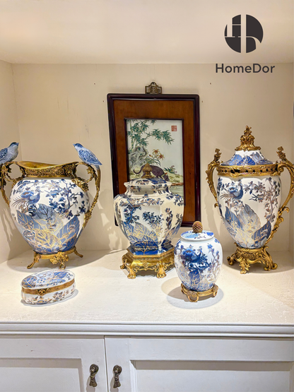 HomeDor × FH&amp;Home | Jarrón barroco de porcelana con tallas doradas 