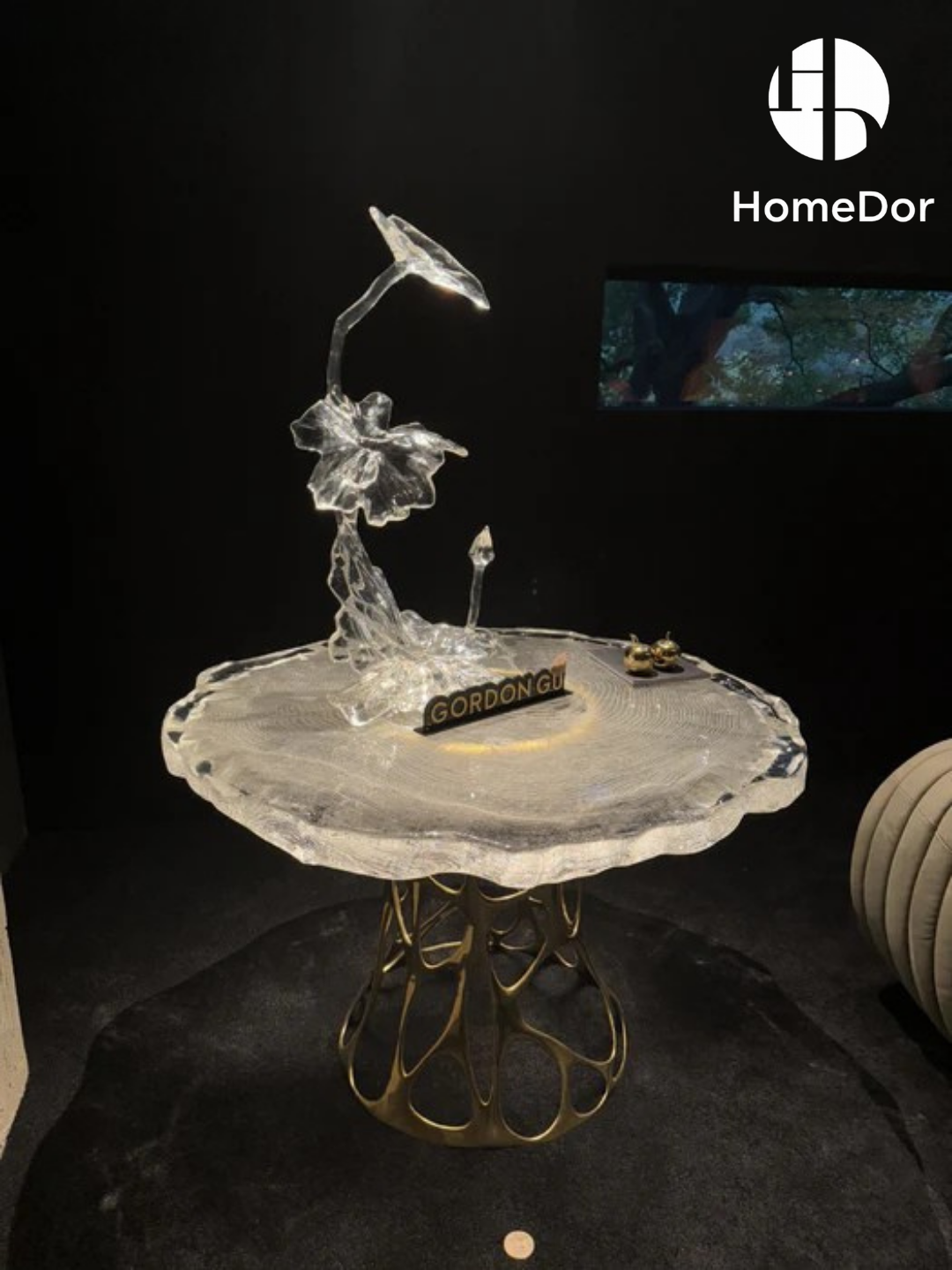 Luxury Tree Grain Glacier Crystal Artistic Round Table by Gordon Gu