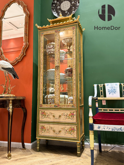 خزانة عرض هوم دور بتصميم صيني مزخرف بالزهور على شكل معبد. 