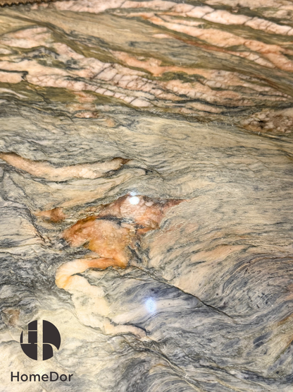 HomeDor × FH&amp;Home | Lujosa consola de mármol con detalles en latón 