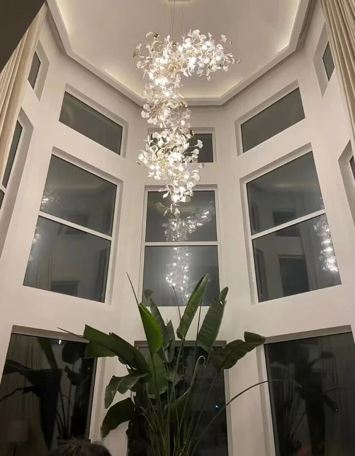Lampadario Linn a ramo verticale a forma di petalo bianco