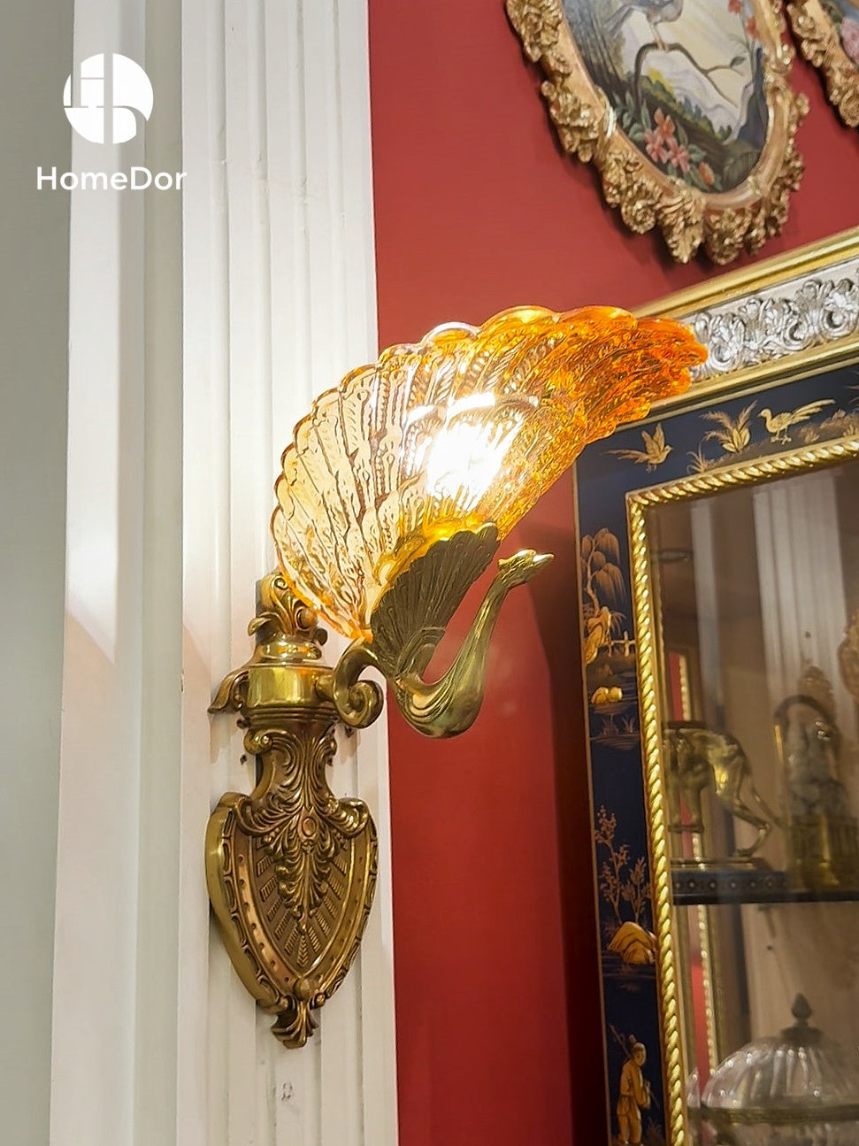 HomeDor × FH&amp;Home | ثريا زجاجية ريجال سوان بلون العنبر