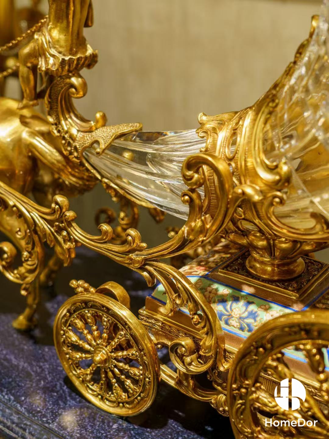 Royal Carriage Crystal Glass Chariot1