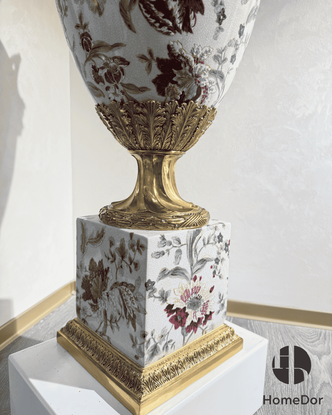 HomeDor-Vintage Floral Artistry Porcelain Vase-L36cm X W30cm X H78cm-