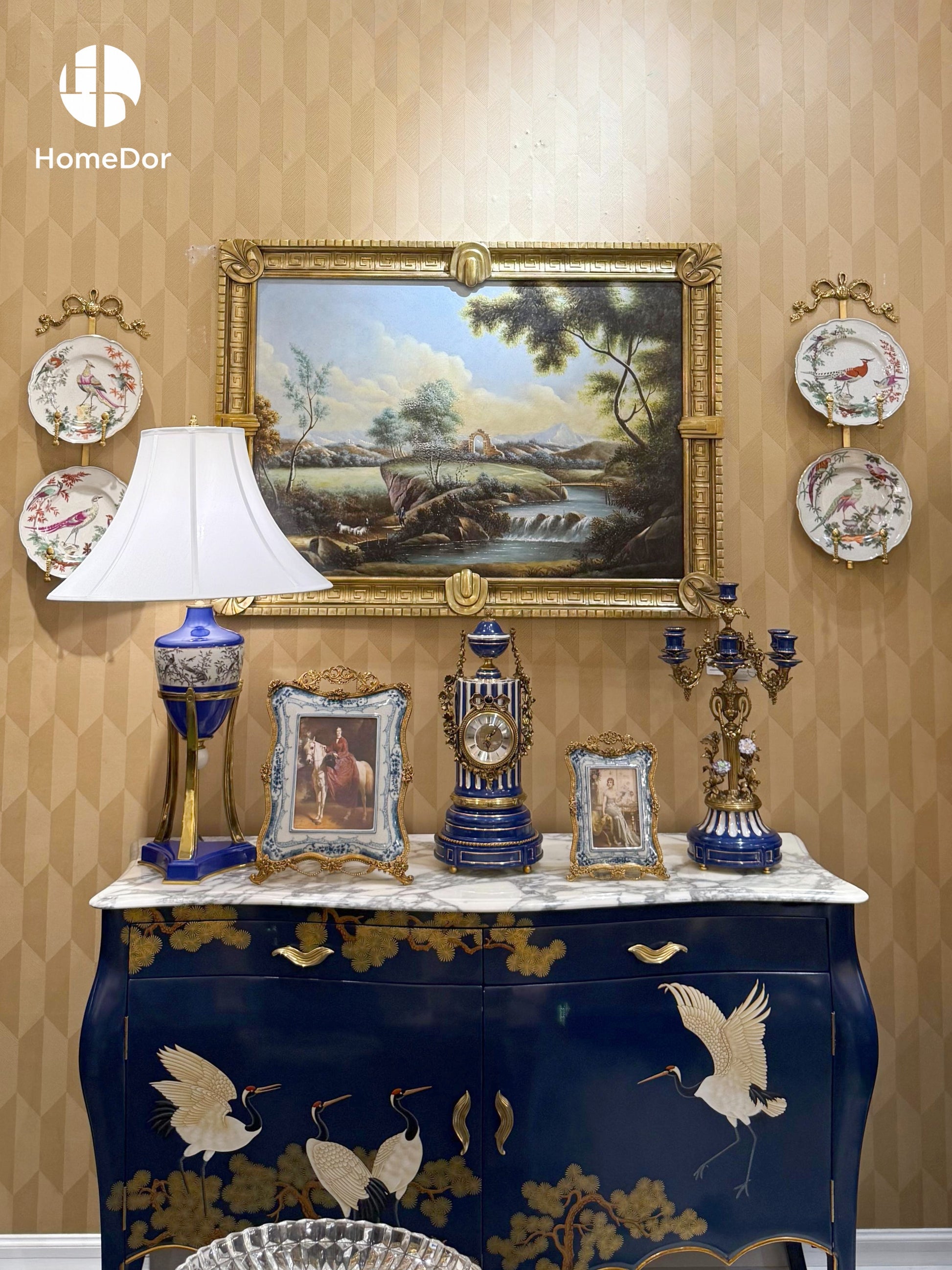 Each set includes 4 uniquely designed plates (4 themes available: Bird Motif, Forest Bird, Marine Fish, Ancient Figure) , all hand-painted with intricate, vivid details. 