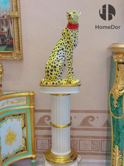 Escultura clásica de guepardo corintio de estilo europeo HomeDor con pedestal dorado