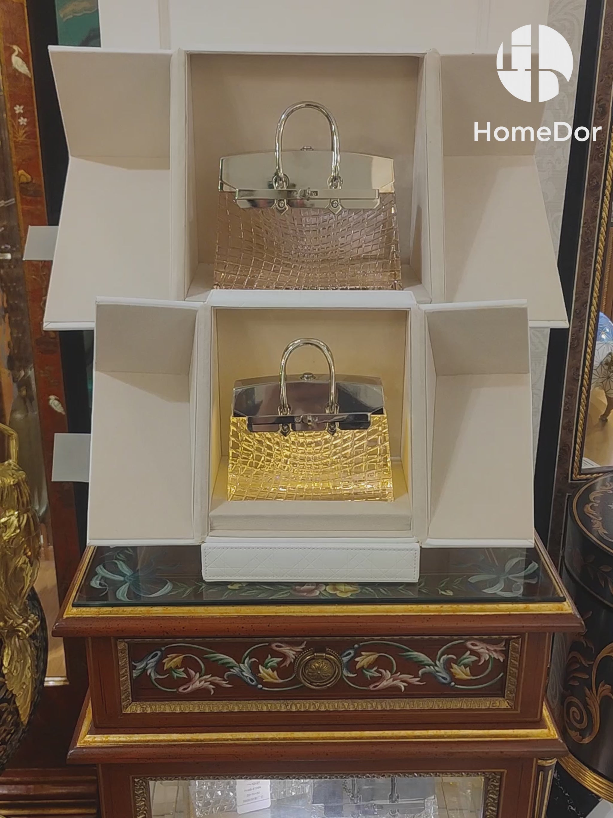 handbag light on