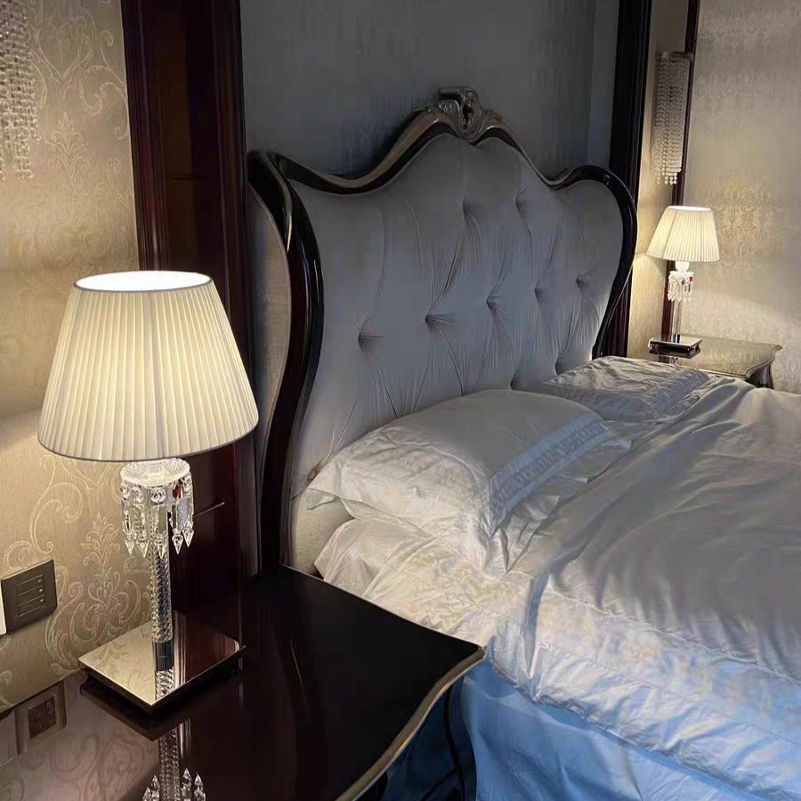 HomeDor Premium Laurel Vintage Luxury Lampshade Table Lamp in Black/White