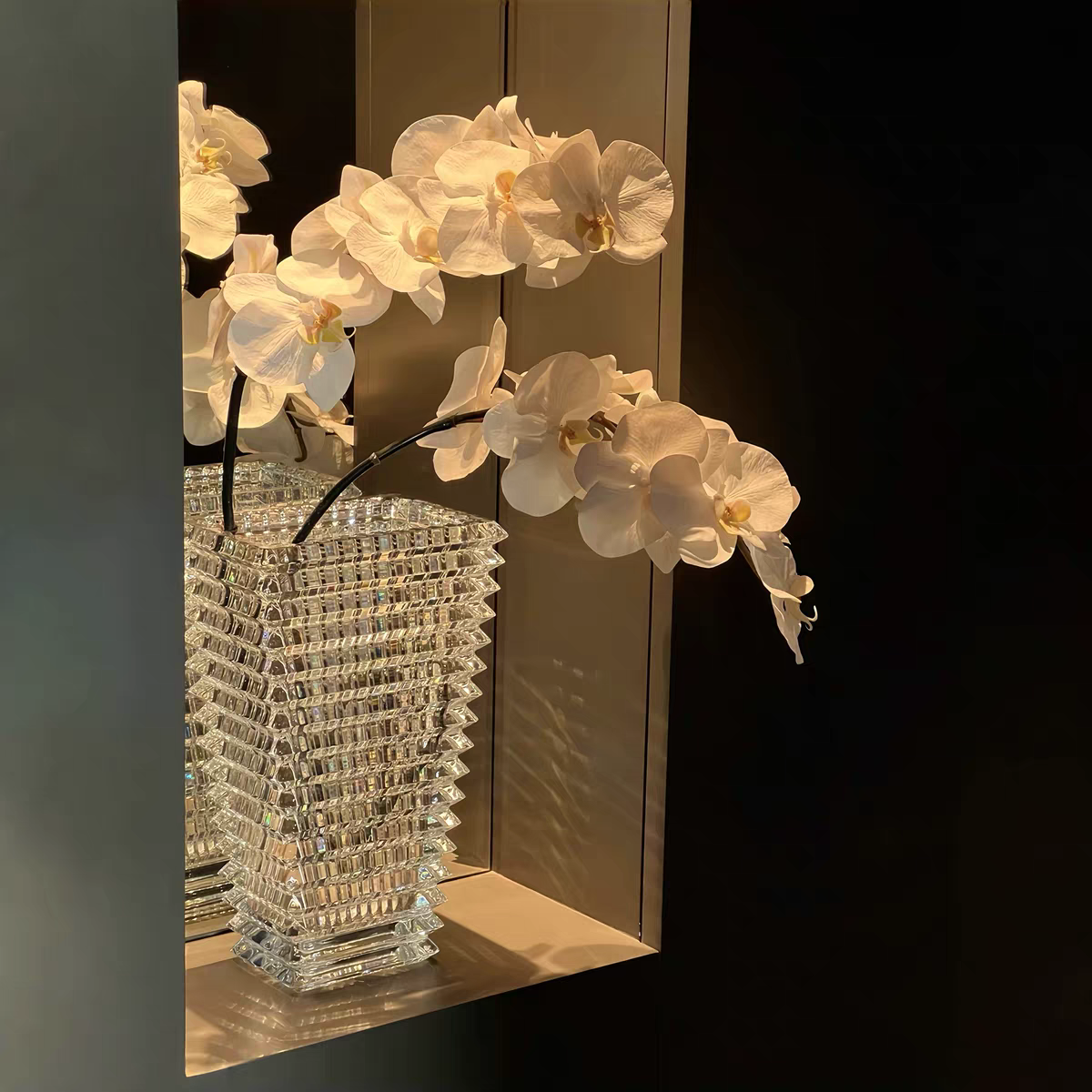 HomeDor Luxury Crystal Vase for Table Decor